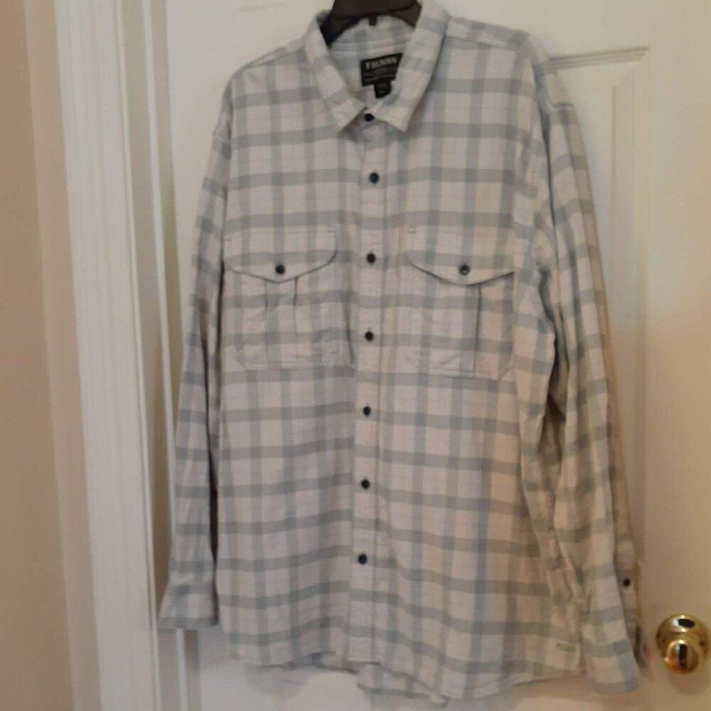 Filson Men's Lightweight Alaskan Guide Flannel Shirt - Picture 5 of 12